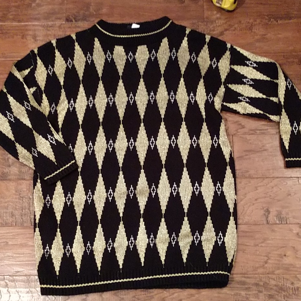 Vintage Metallic Sweater 🎉 GOLD